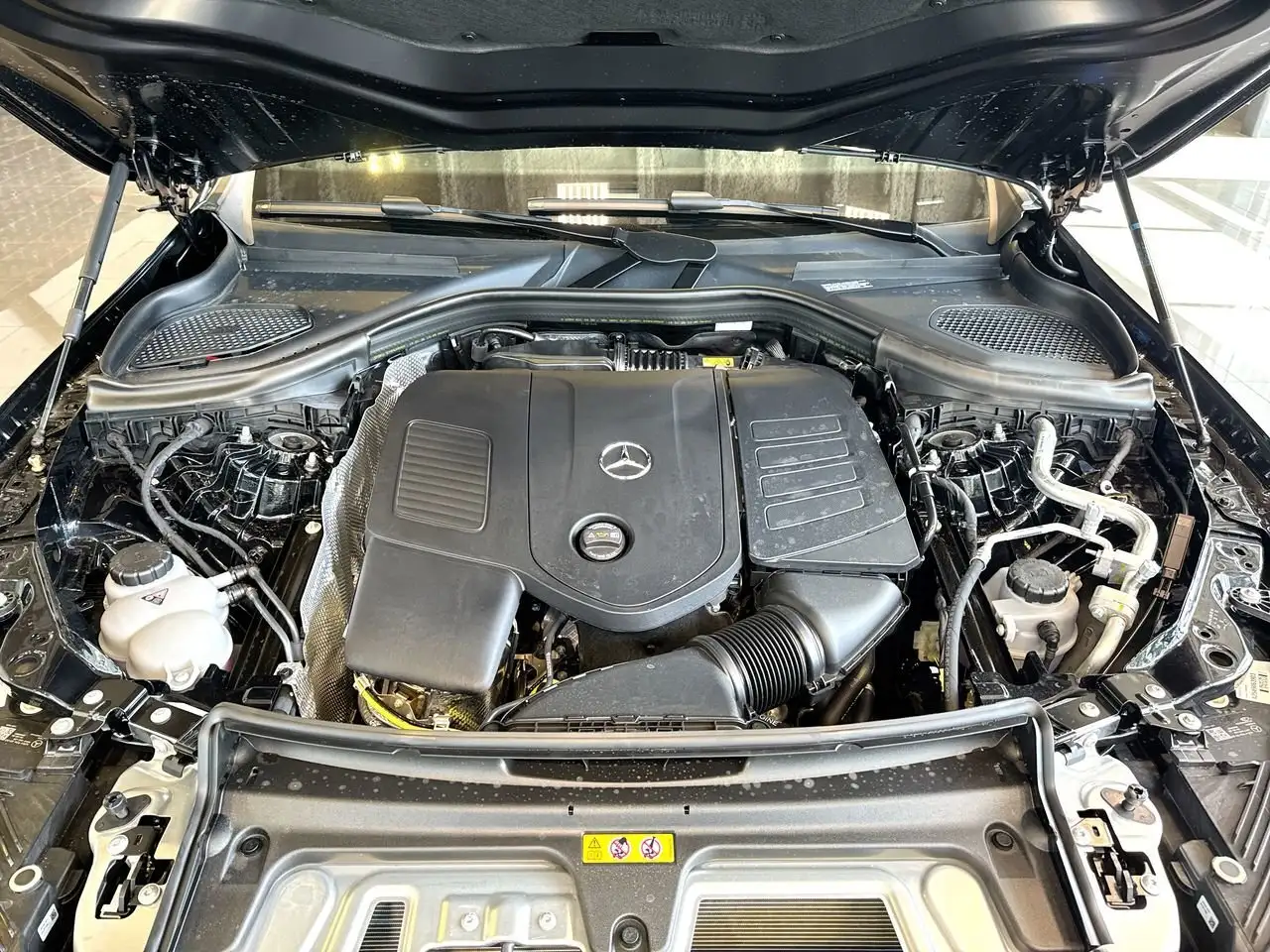 Mercedes-Benz GLC снимка Mercedes-Benz GLC