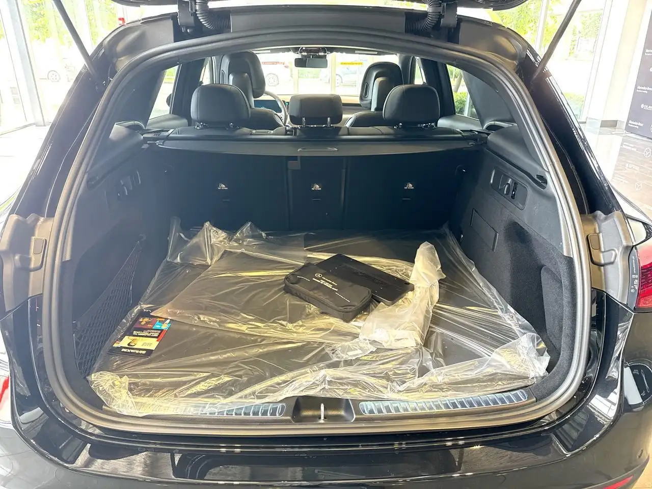 Mercedes-Benz GLC снимка Mercedes-Benz GLC