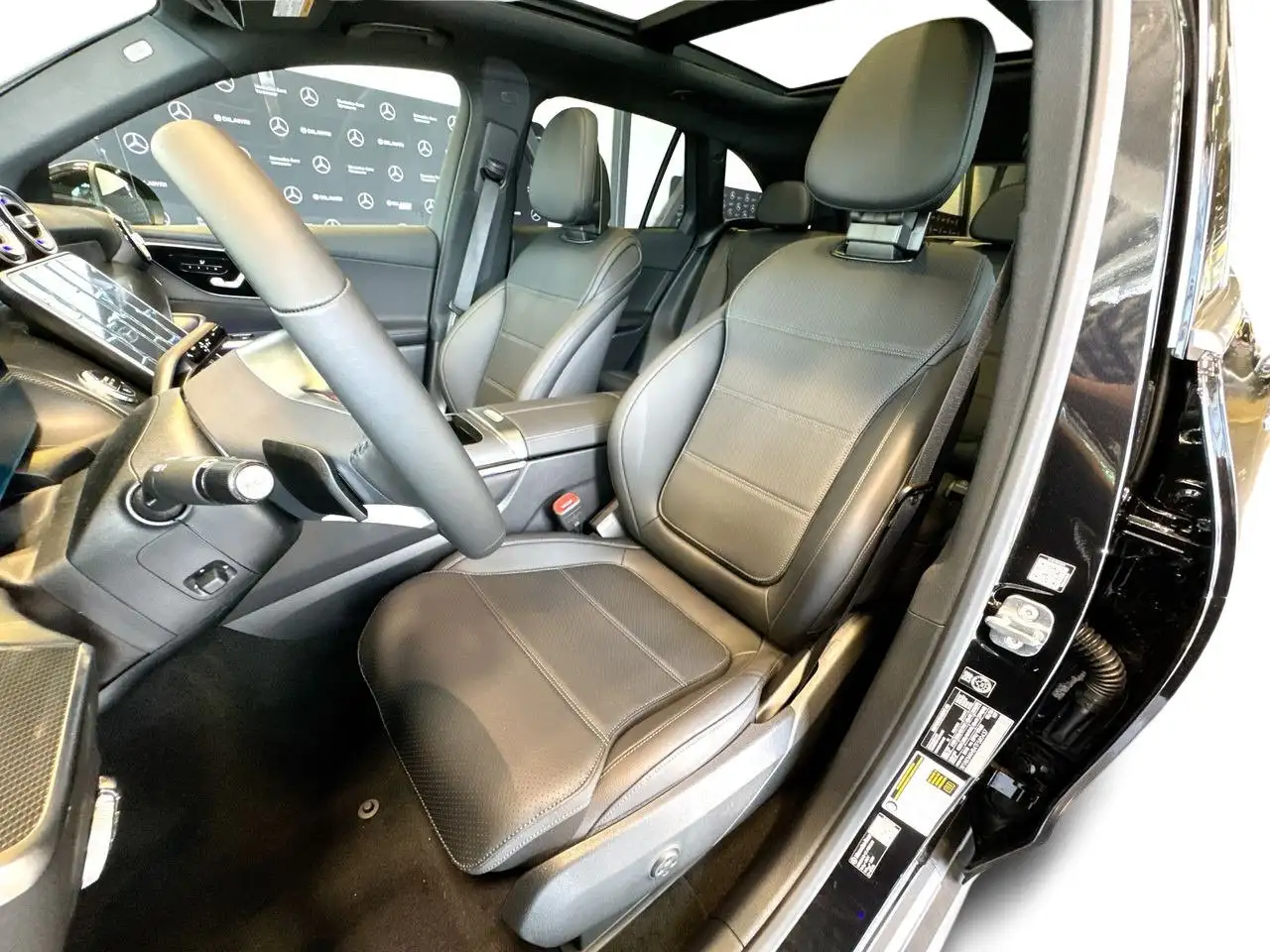 Mercedes-Benz GLC снимка Mercedes-Benz GLC