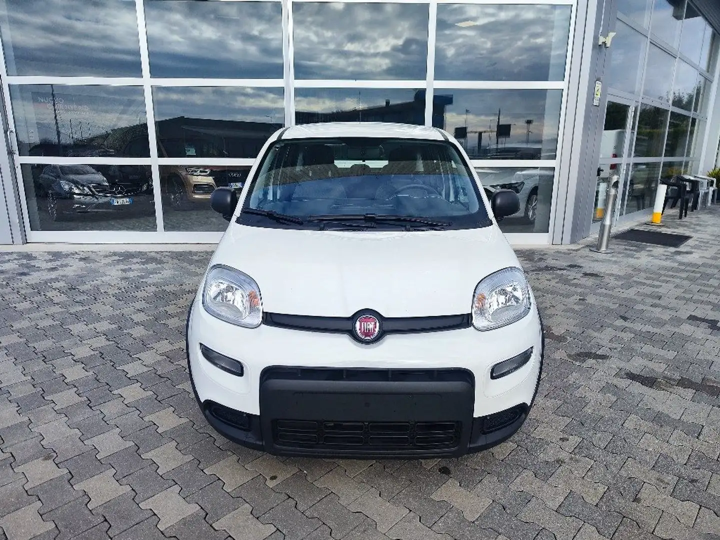 Fiat Panda 1.0 FireFly S&S Hybrid Weiß - 2