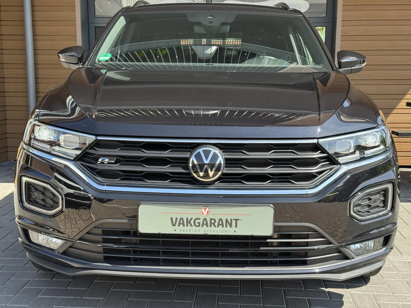 Volkswagen T-Roc 1.5 TSI Sport R Line,Trekh,Cruise,Camera,App, Noir - 2