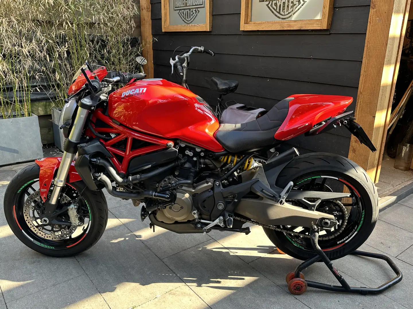 Ducati Monster 821 Red - 2