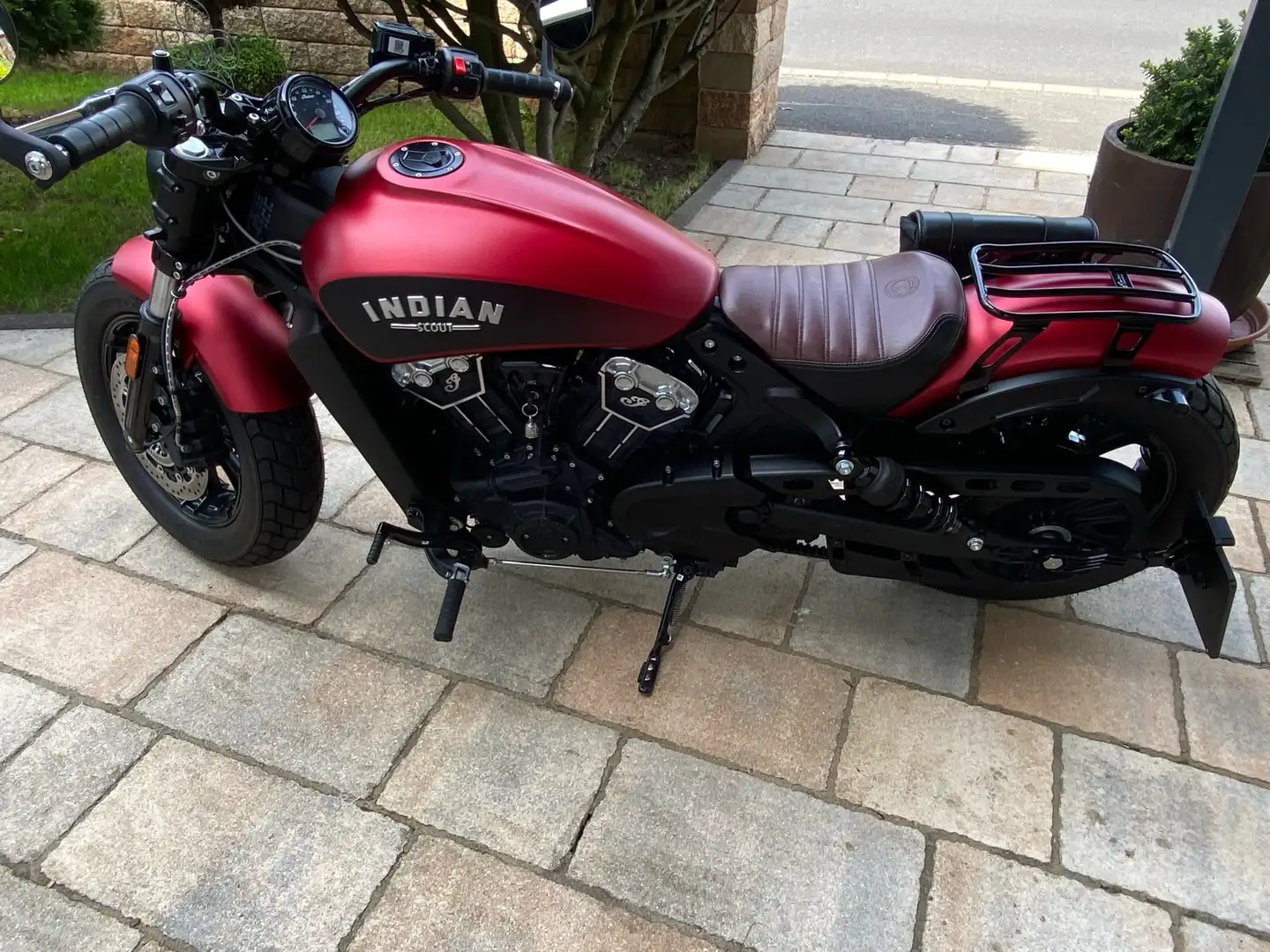 Indian Scout Bobber ICON Rot - 1