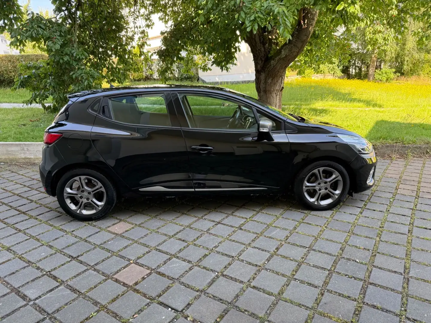 Renault Clio IV Experience GT line Noir - 1