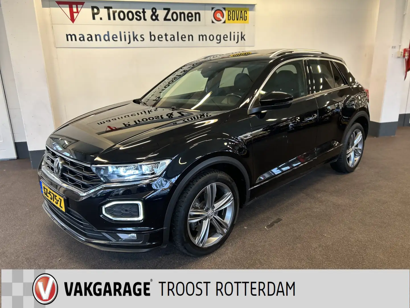 Volkswagen T-Roc 1.5 TSI 3X R-Line Automaat | Panoramadak | Achteru Noir - 1
