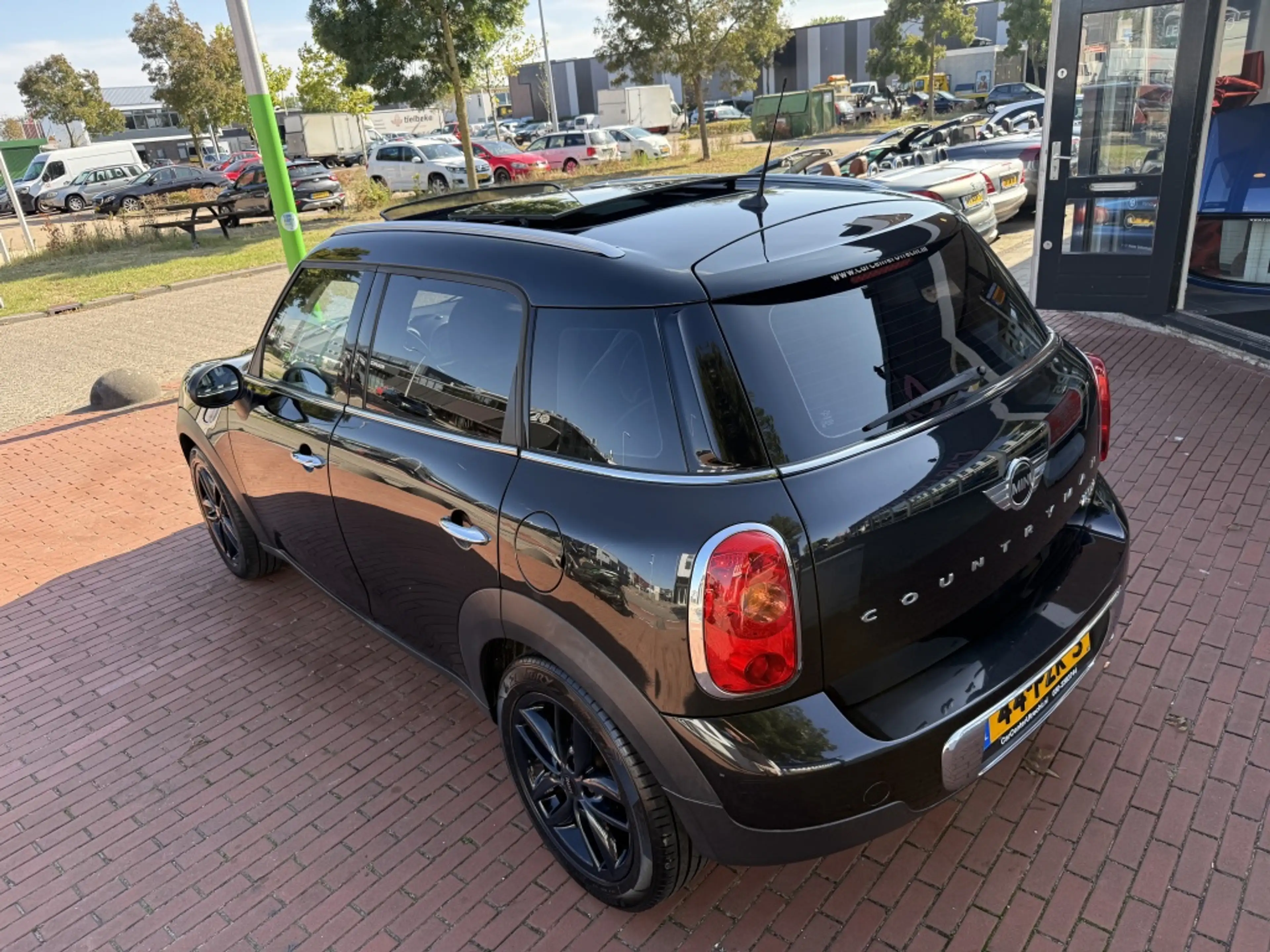 MINI Cooper Countryman Mini 1.6 Chili leder 6vers airco pano — photo 3