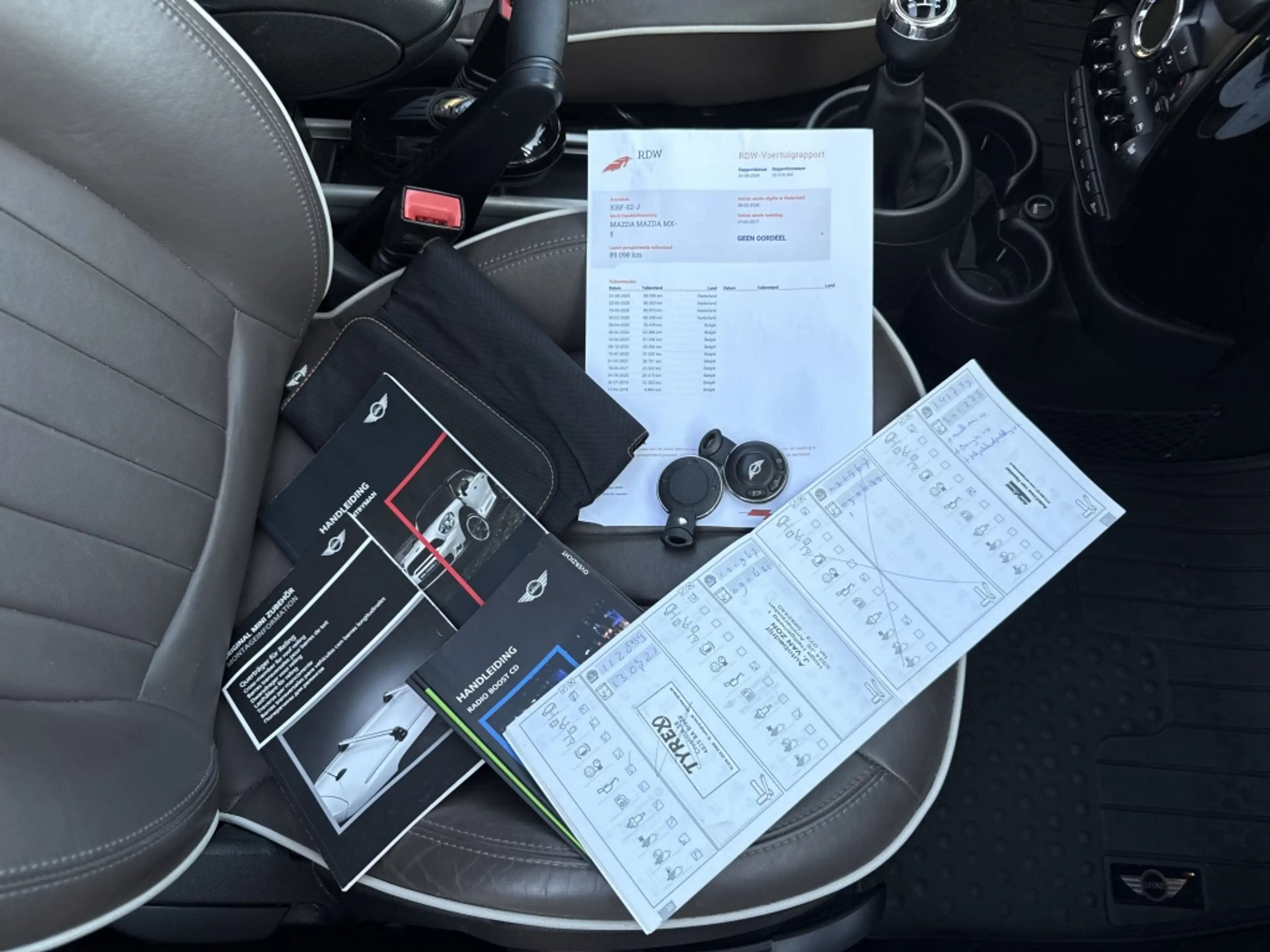 MINI Cooper Countryman Mini 1.6 Chili leder 6vers airco pano — photo 13
