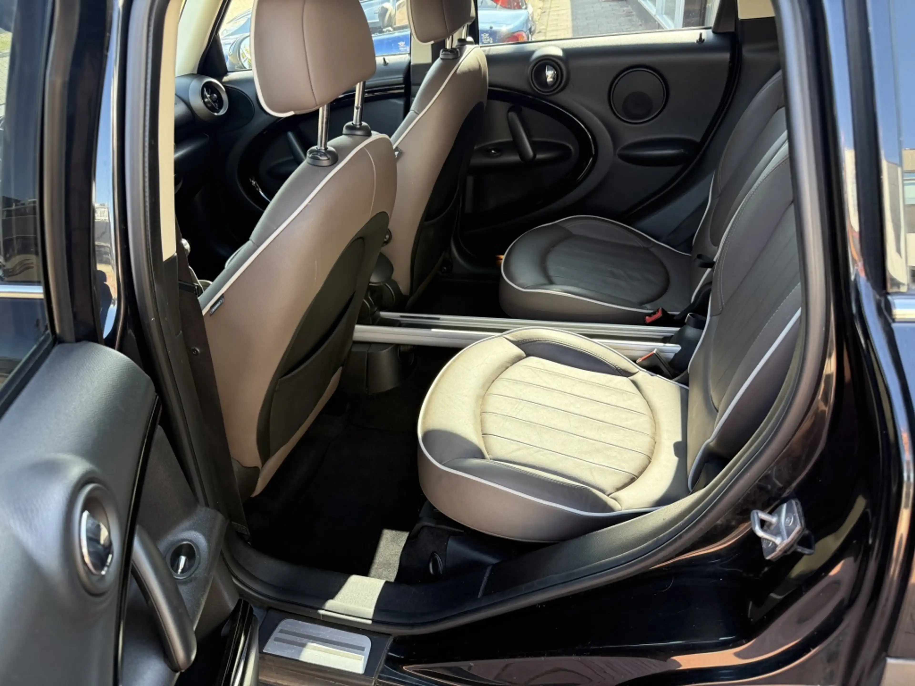 MINI Cooper Countryman Mini 1.6 Chili leder 6vers airco pano — photo 8