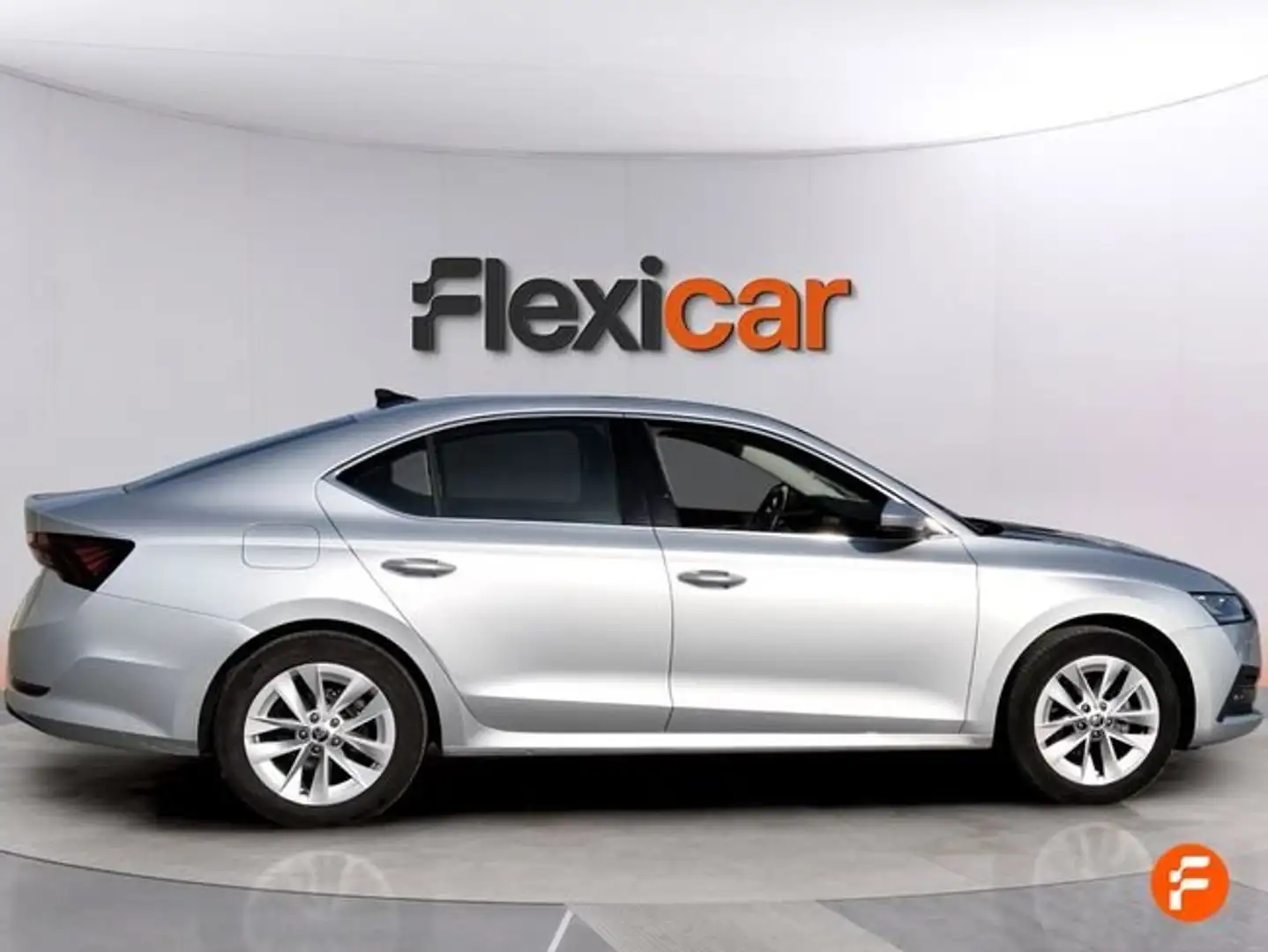 Skoda Octavia 1.0 TSI 81kW(110CV) DSG mHEV Selection Gris - 2