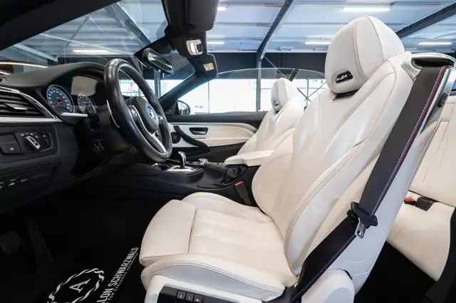 BMW M4 view 11