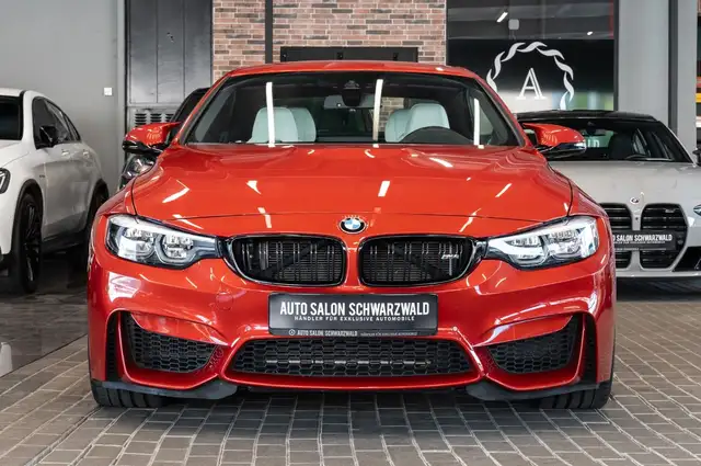 BMW M4 view 5