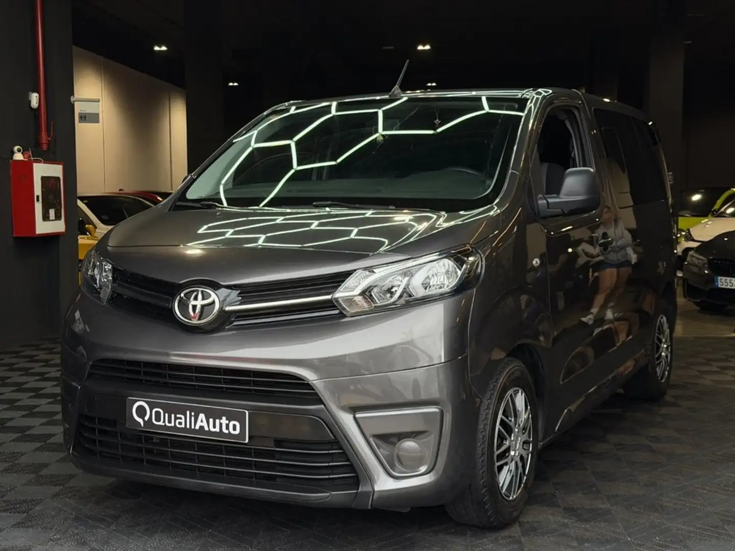 Toyota Proace 1.5D 120CV FAMILY ADVANCE L0 Marrón - 2