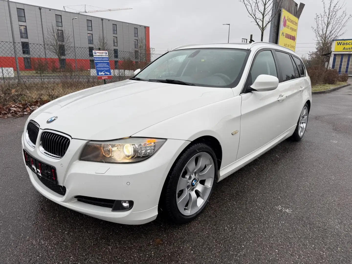 BMW 330 i Touring NAVI MEMORY HARMAN KARDON Blanc - 1