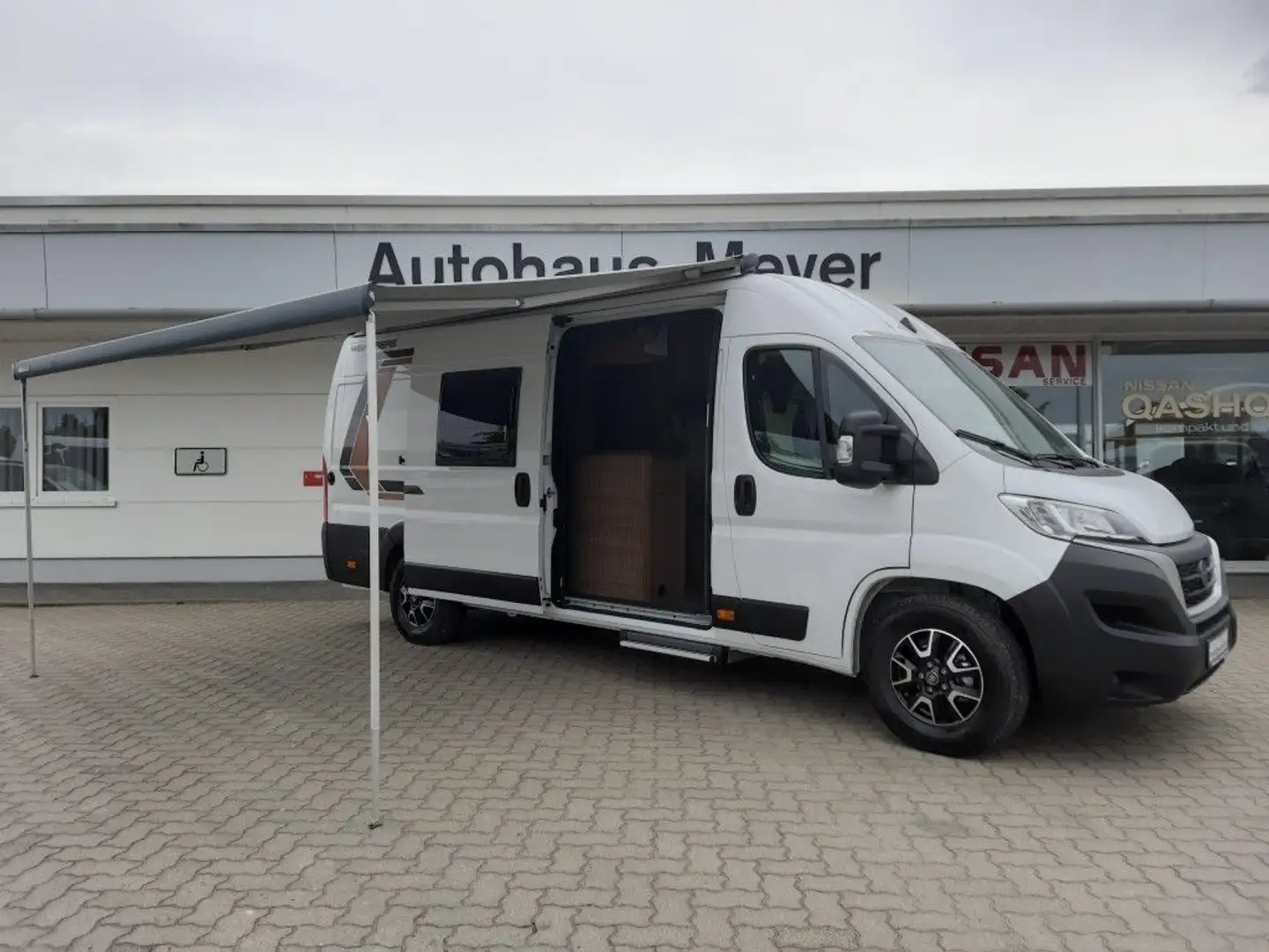 Weinsberg CaraBus 630 ME Markise Klima Apple Carplay Tritt Wit - 1