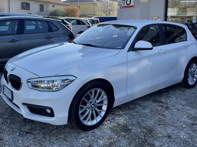 BMW 114 Serie 1 F/20-21 2015 114d Sport 5p