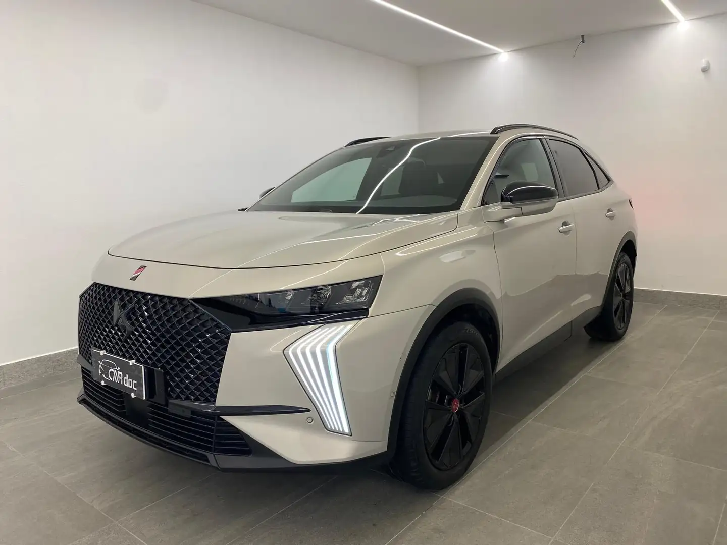 DS Automobiles DS 7 Crossback DS7 DS7 1.5 bluehdi Performance Line 130cv auto Gris - 1