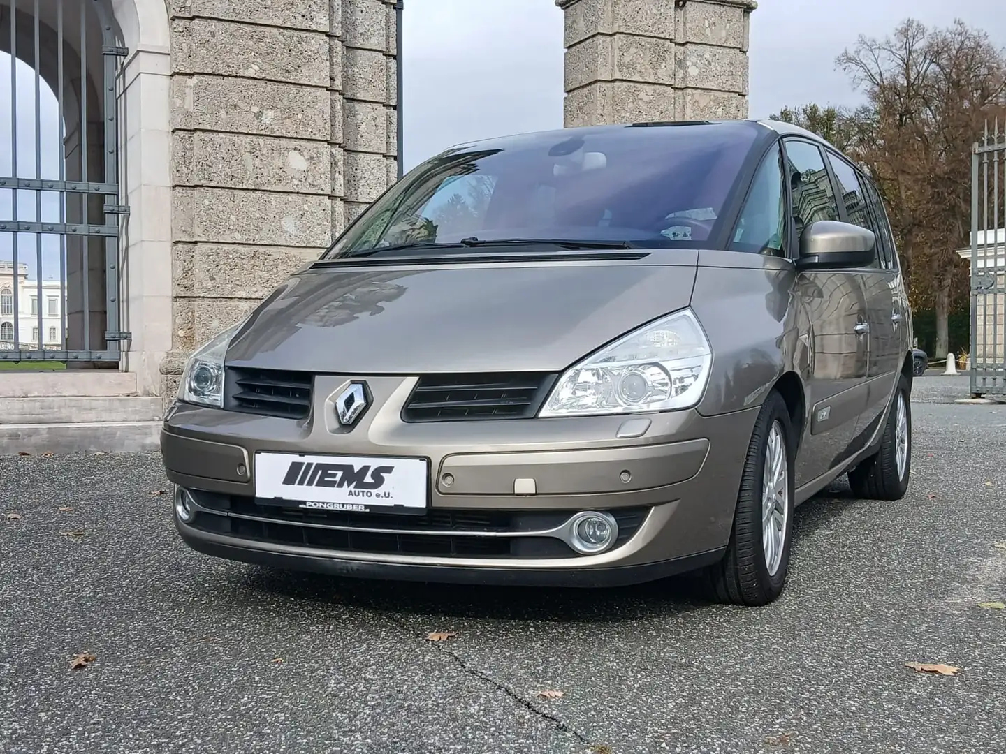Renault Espace INITIALE *LEDER*PDC*NAVI*PICKERL NEU*Mobiltätsgar. Braun - 2