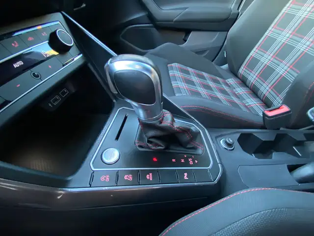 Volkswagen Polo view 7