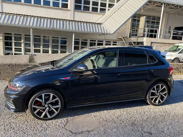 Volkswagen Polo view 5