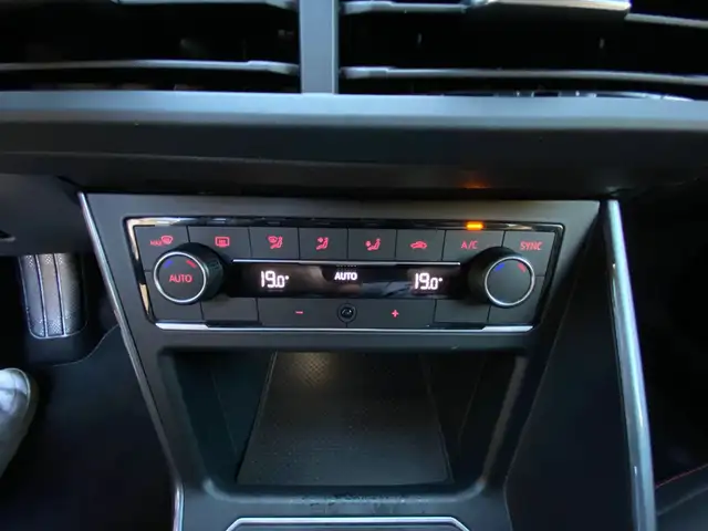 Volkswagen Polo view 8