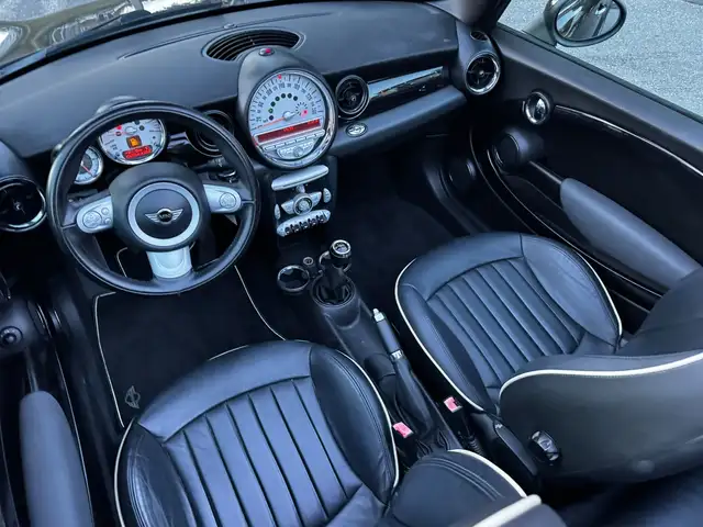 Mini Convertible view 10
