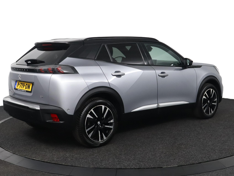 Peugeot e-2008 EV GT Pack 50 kWh | Navigatie | Alcantara + Stoelv — photo 2