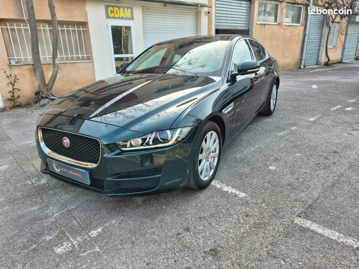 Jaguar XE 2l 241cv 2017 85000 km Verde - 1