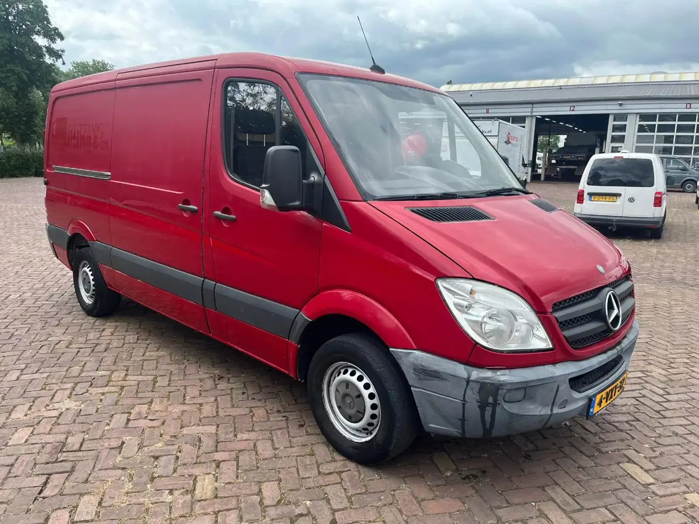 Mercedes-Benz Sprinter 313 L2H1 Rojo - 1