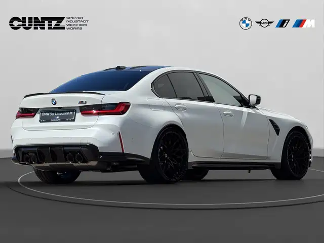 BMW M3 view 5