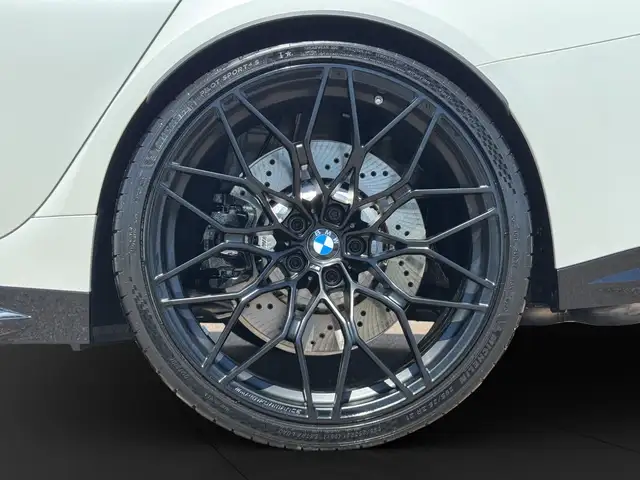 BMW M3 view 10