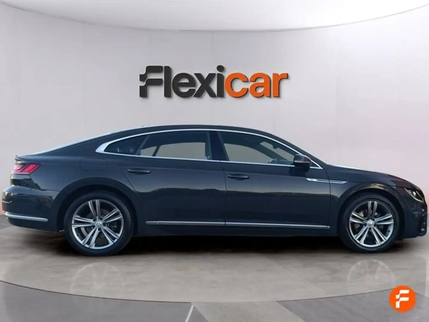 Volkswagen Arteon 2.0TDI R-Line 110kW Gris - 2