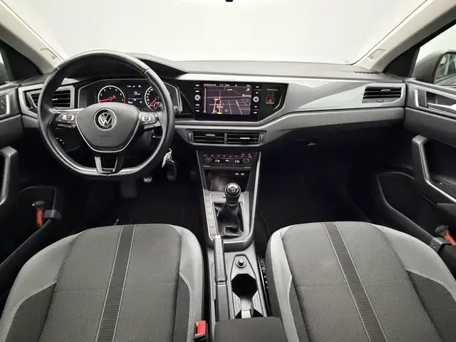 Volkswagen Polo view 3