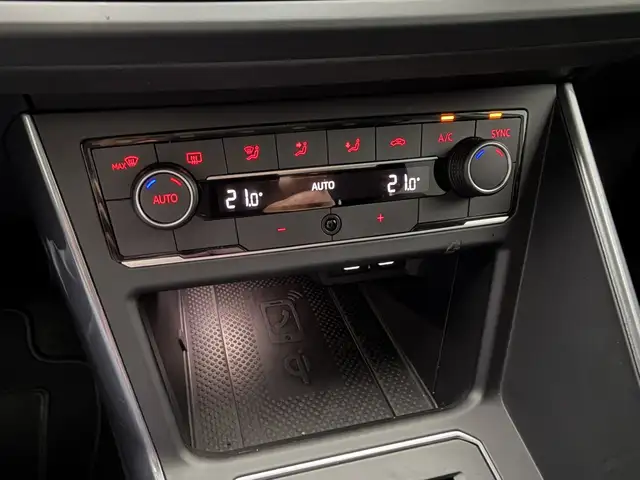Volkswagen Polo view 12