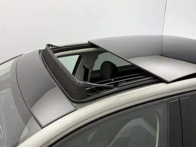 Volkswagen Polo view 4
