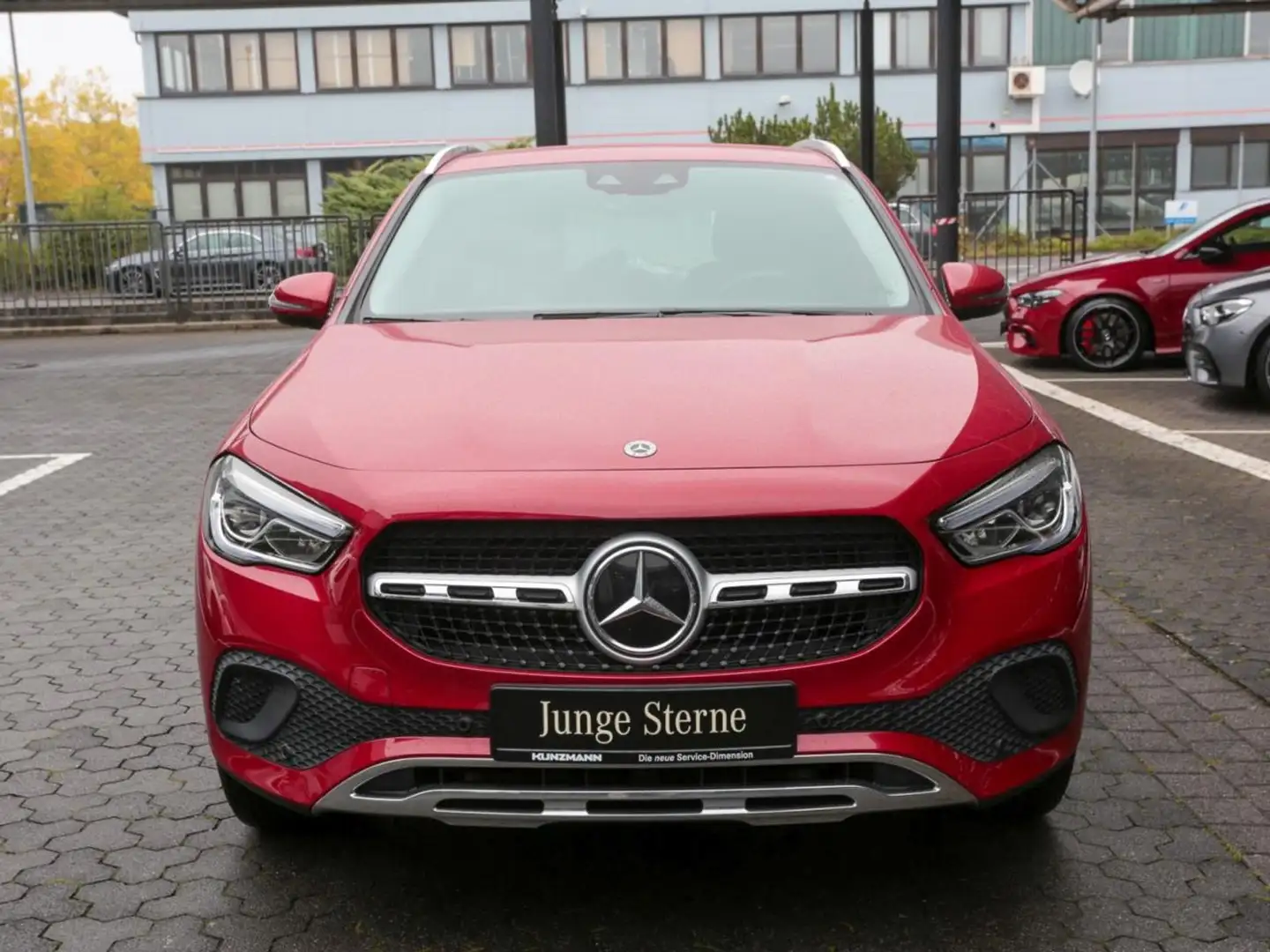 Mercedes-Benz GLA 200 Progressive MBUXNavi Kamera Easy-Pack Rouge - 2