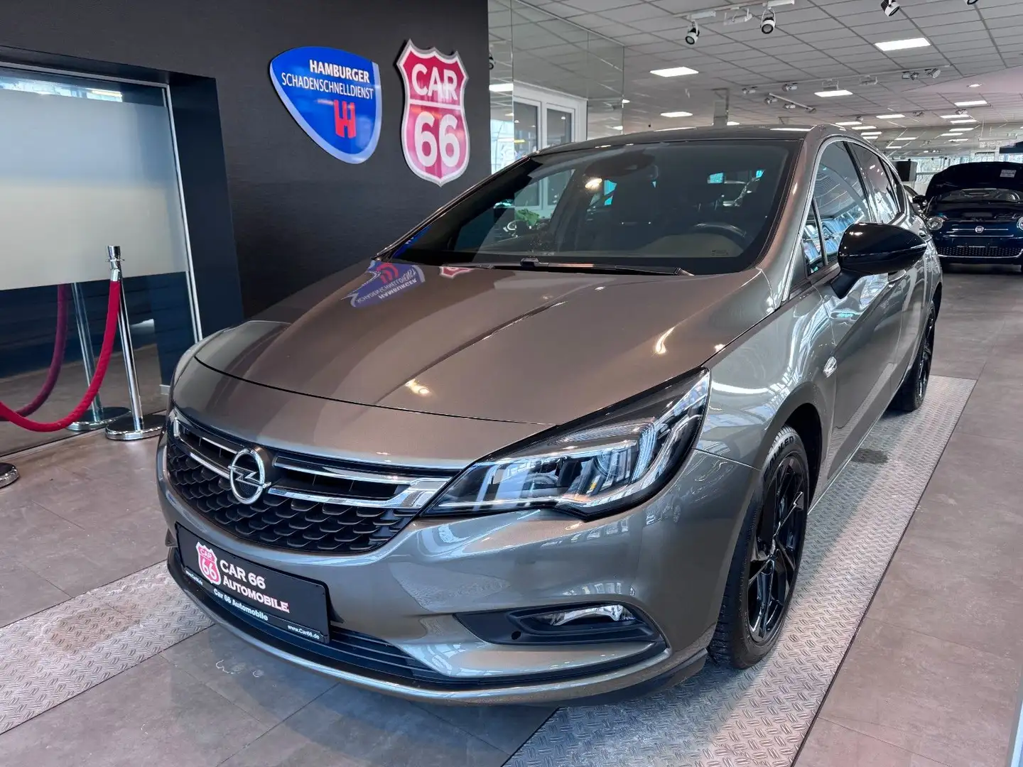 Opel Astra K Lim. 5-trg. Dynamic Gris - 1