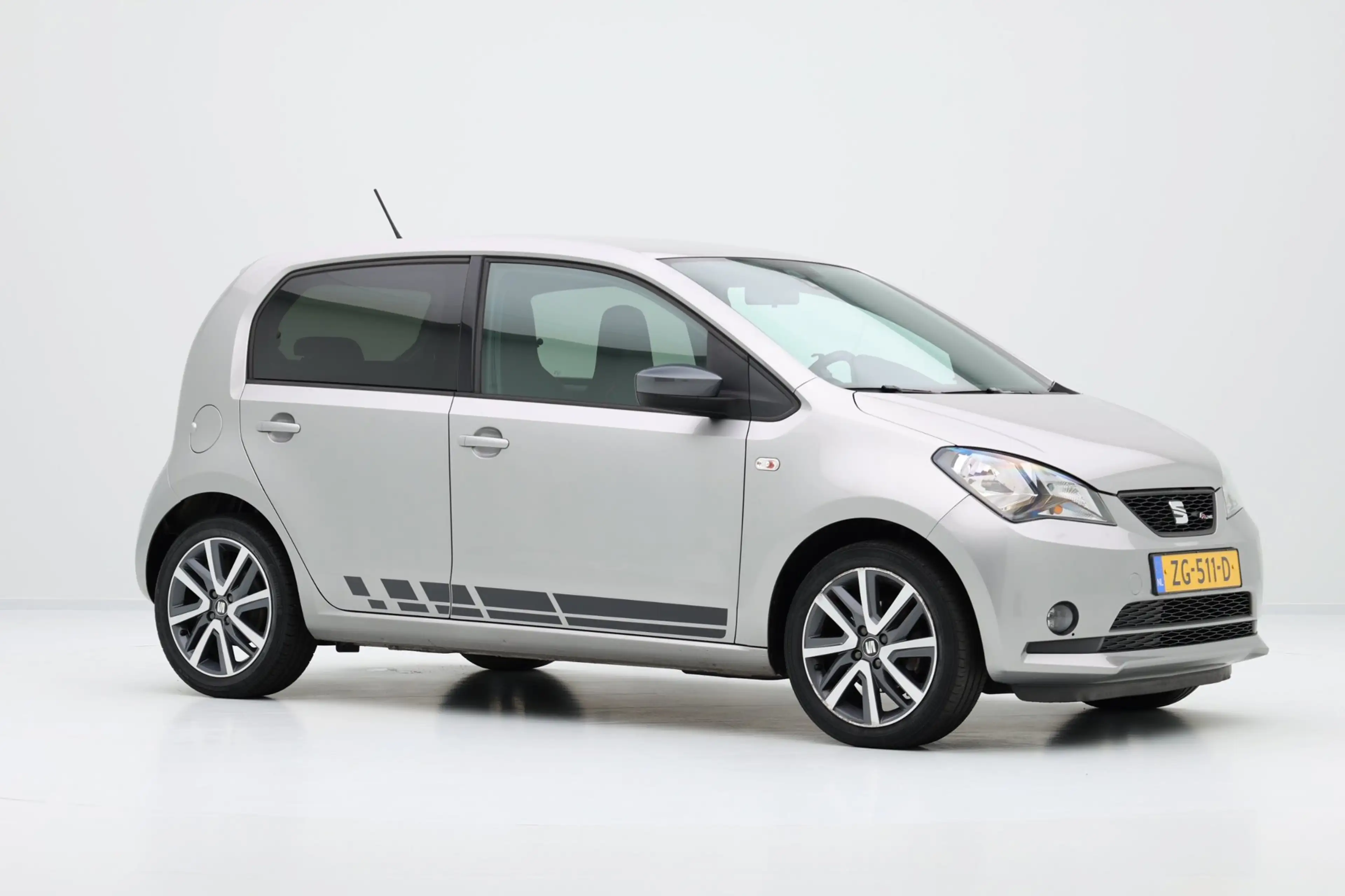 SEAT Mii 1.0 FR-Line 5-drs LMV|Airco — photo 4
