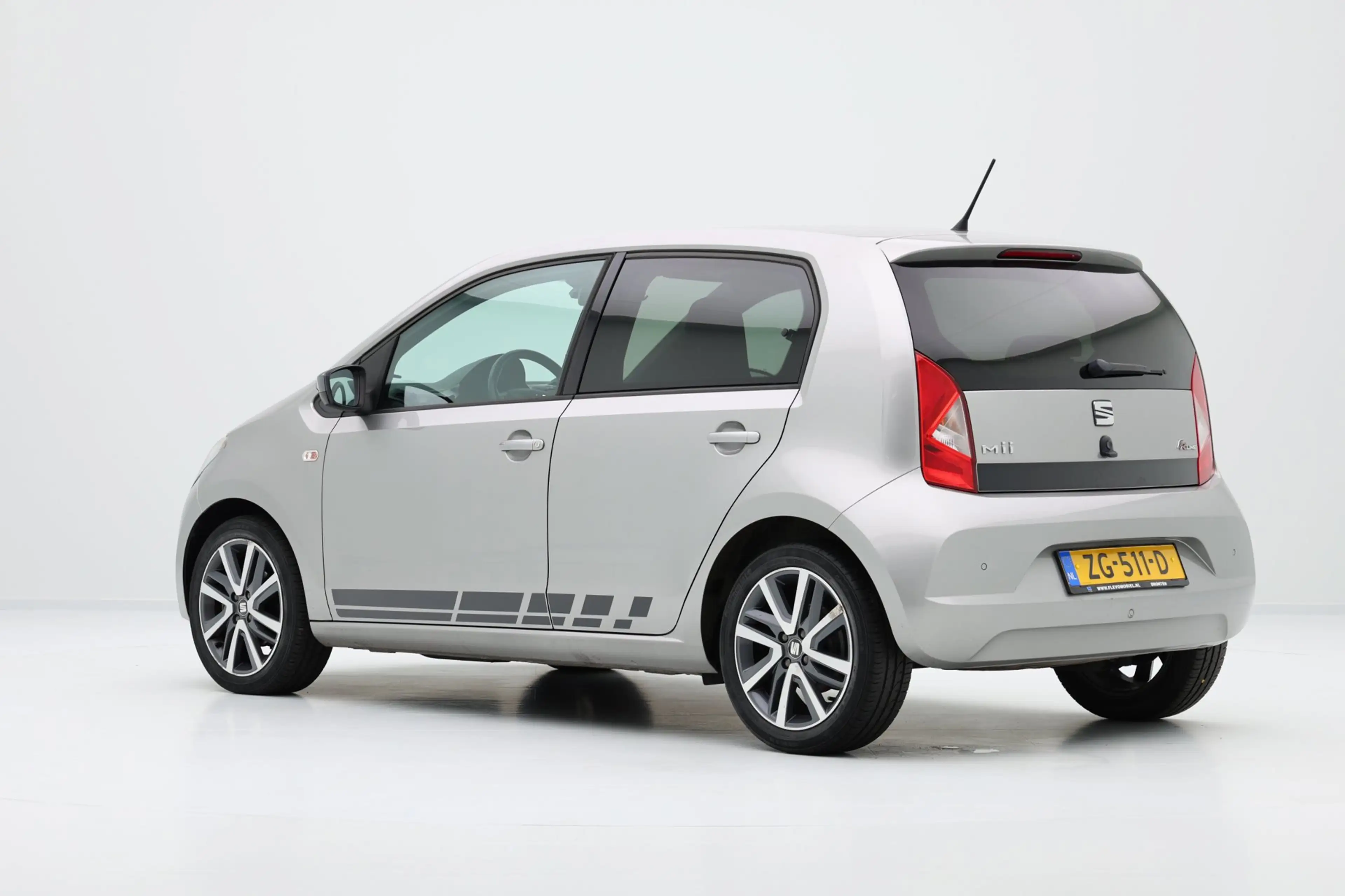 SEAT Mii 1.0 FR-Line 5-drs LMV|Airco — photo 24