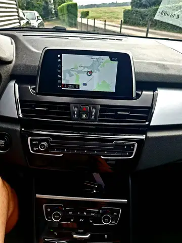 BMW 2 Series view 6
