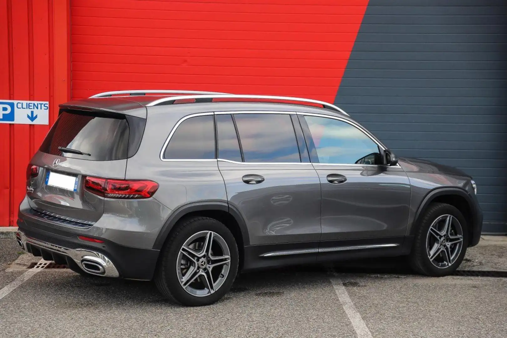 Mercedes-Benz GLB 220 220 d 8G-DCT AMG Line 4-Matic 7 PLACES 4X4 AWD Grau - 2