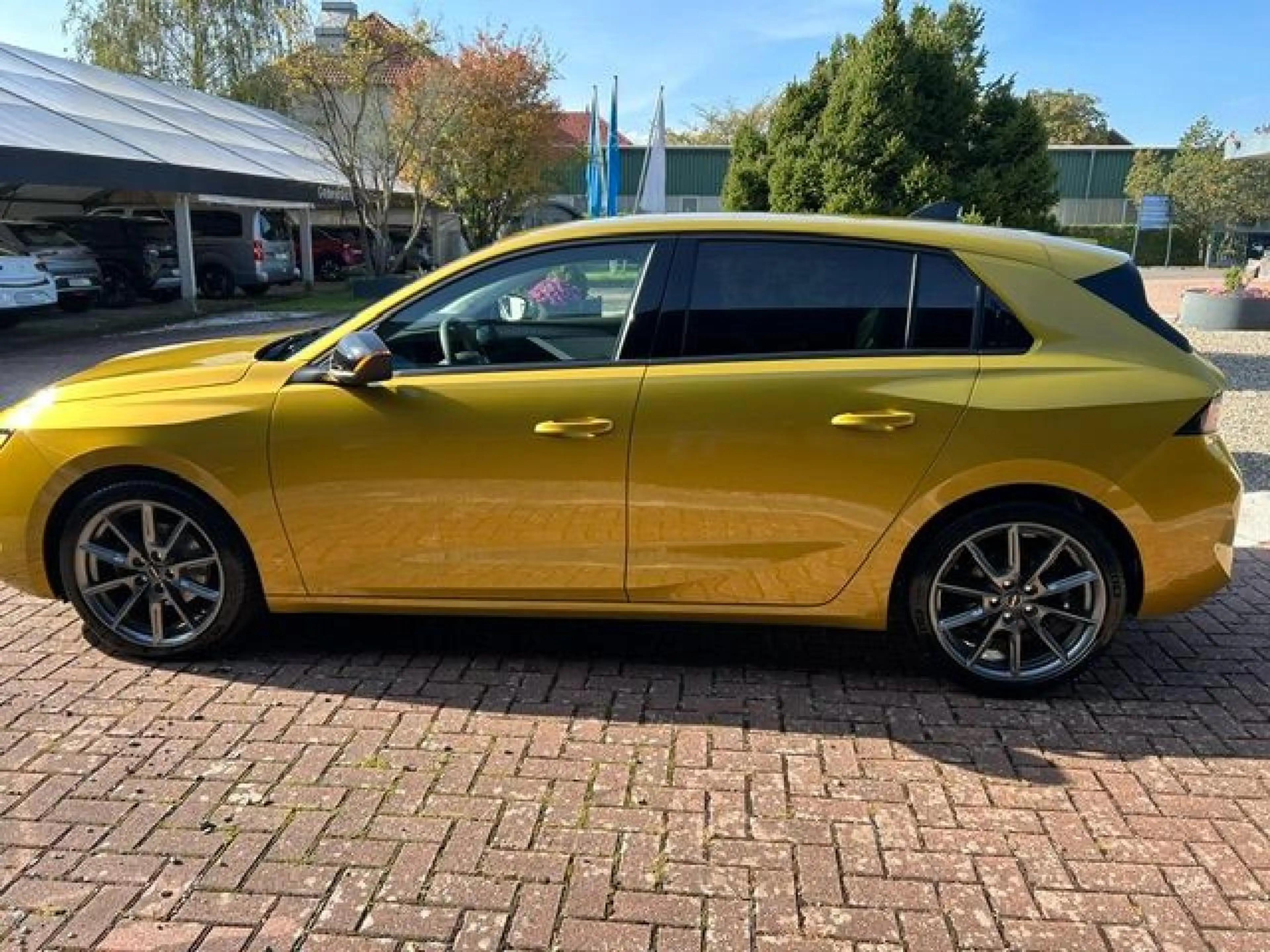 Opel Astra Elegance — photo 8