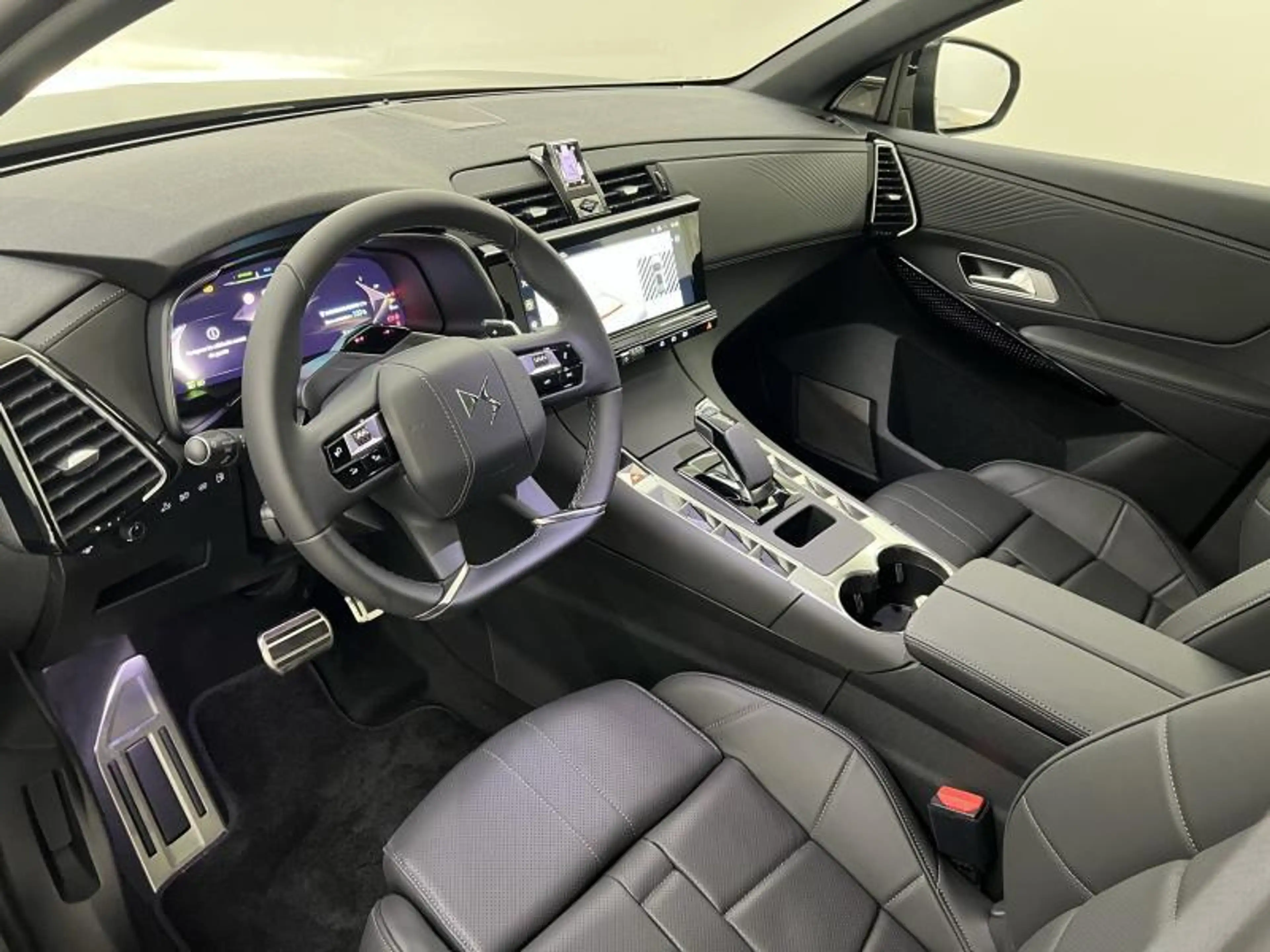 DS Automobiles DS 7 E-TENSE 360 LA PREMIERE — photo 13