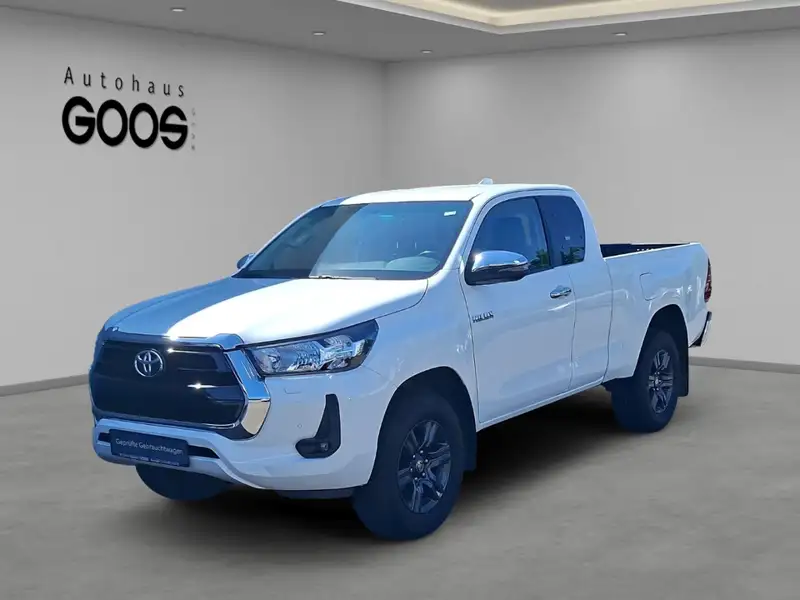 TOYOTA Hilux