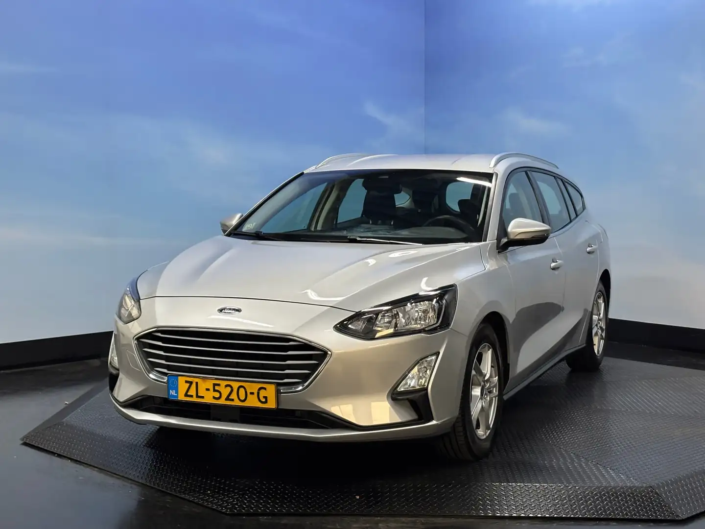 Ford Focus Wagon 1.0 EcoBoost Trend Edition Business Navi | A Grijs - 2