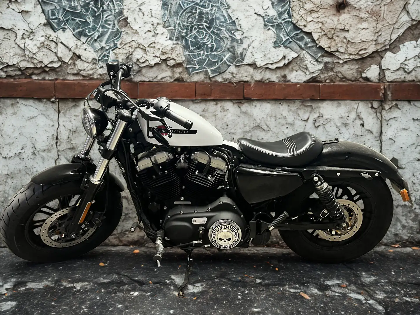 Harley-Davidson Sportster Forty Eight Blanco - 2