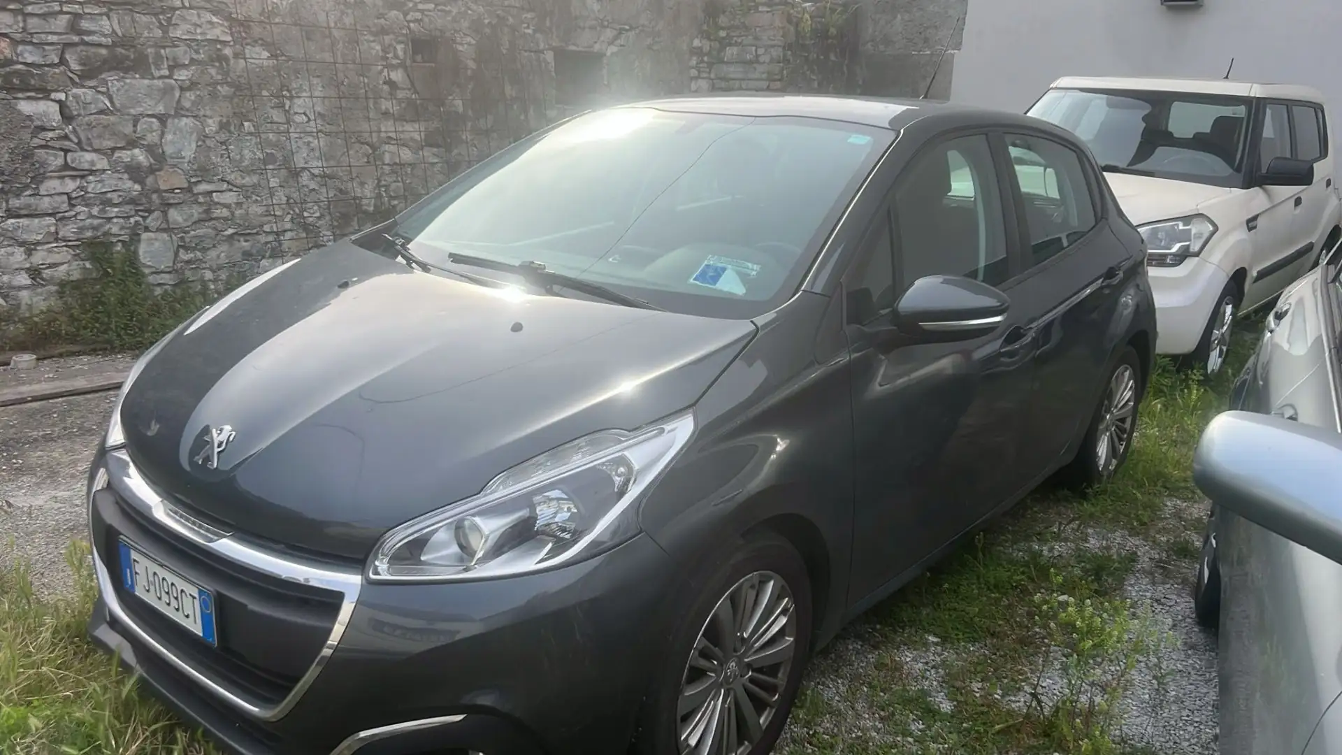 Peugeot 208 208 5p 1.6 bluehdi Allure 75cv Grigio - 1