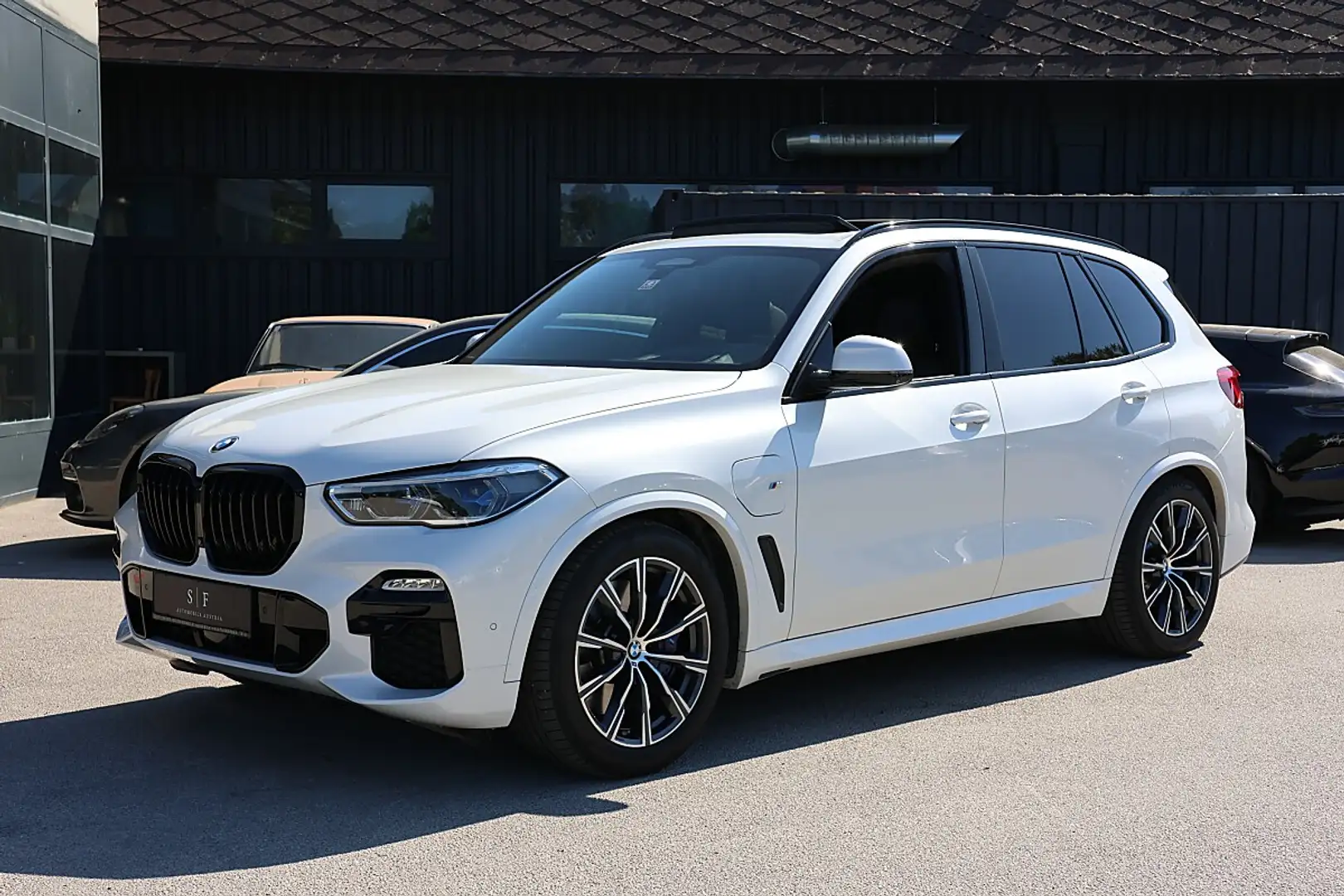 BMW X5 xDrive45e PHEV Aut. Weiß - 1