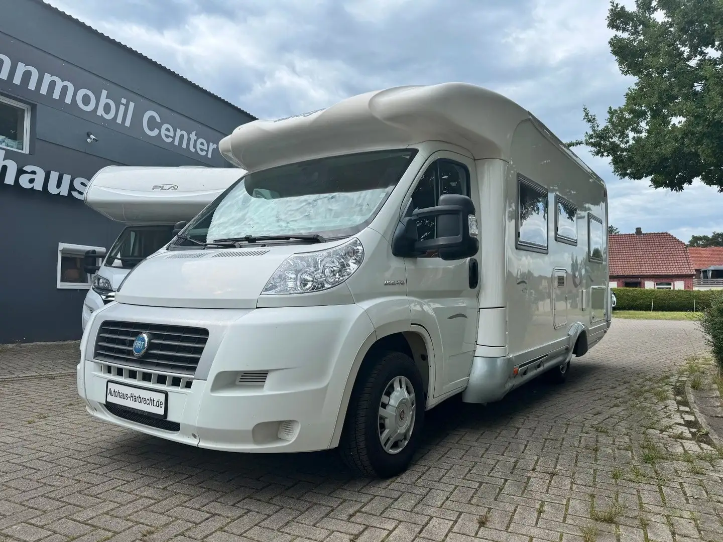 Elnagh Prince 420L-Sat-Markise-Solar-Ganzjahresreif.-TV Blanc - 1