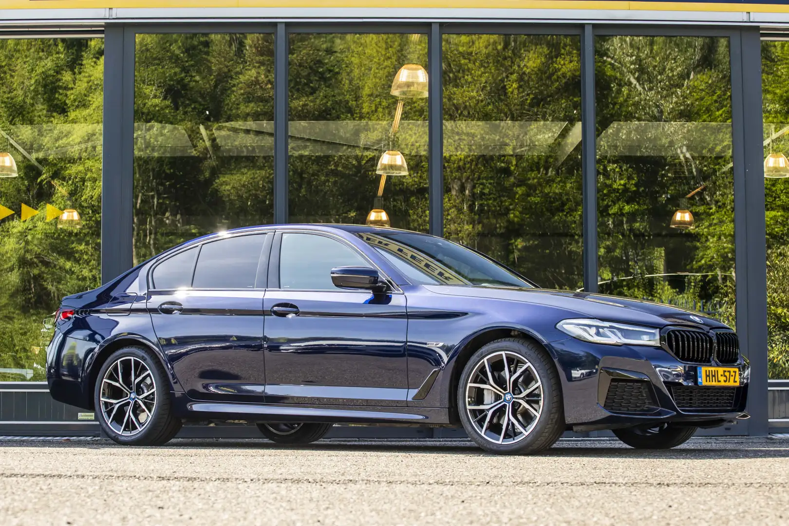 BMW 545 5-serie 545e xDrive Business Edition Plus Azul - 1