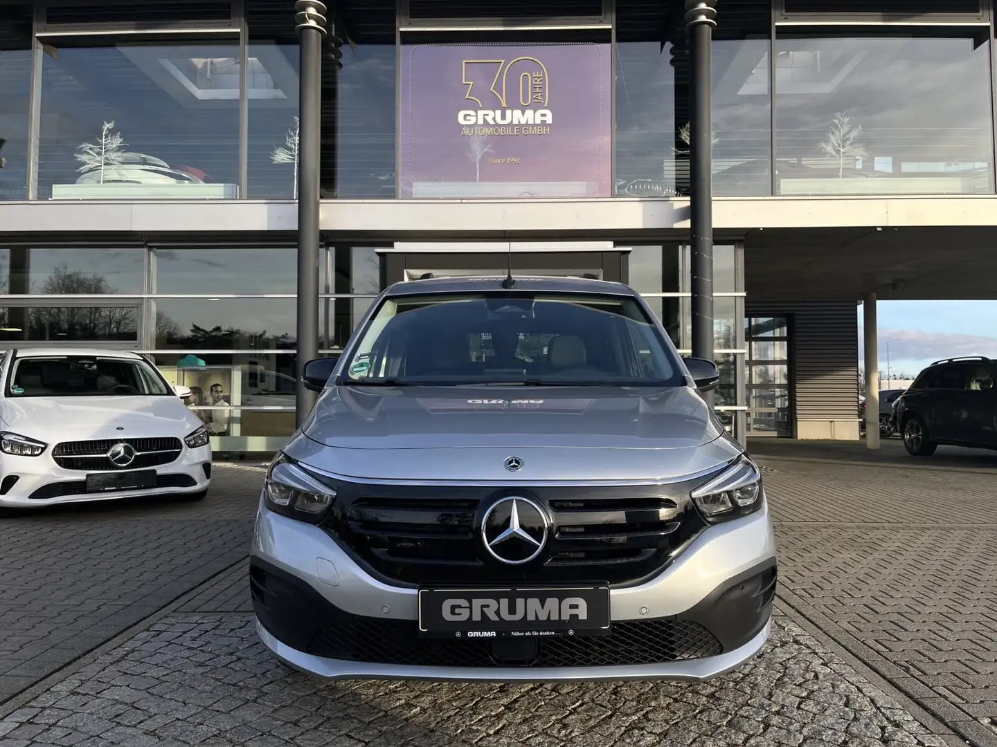 Mercedes-Benz EQT EQT 200 Style LED+NAVI+KAMERA+TEMPOMAT+ Navi/Klima Argent - 2